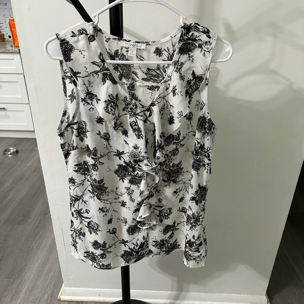 Roz & Ali Medium Sleeveless Blouse